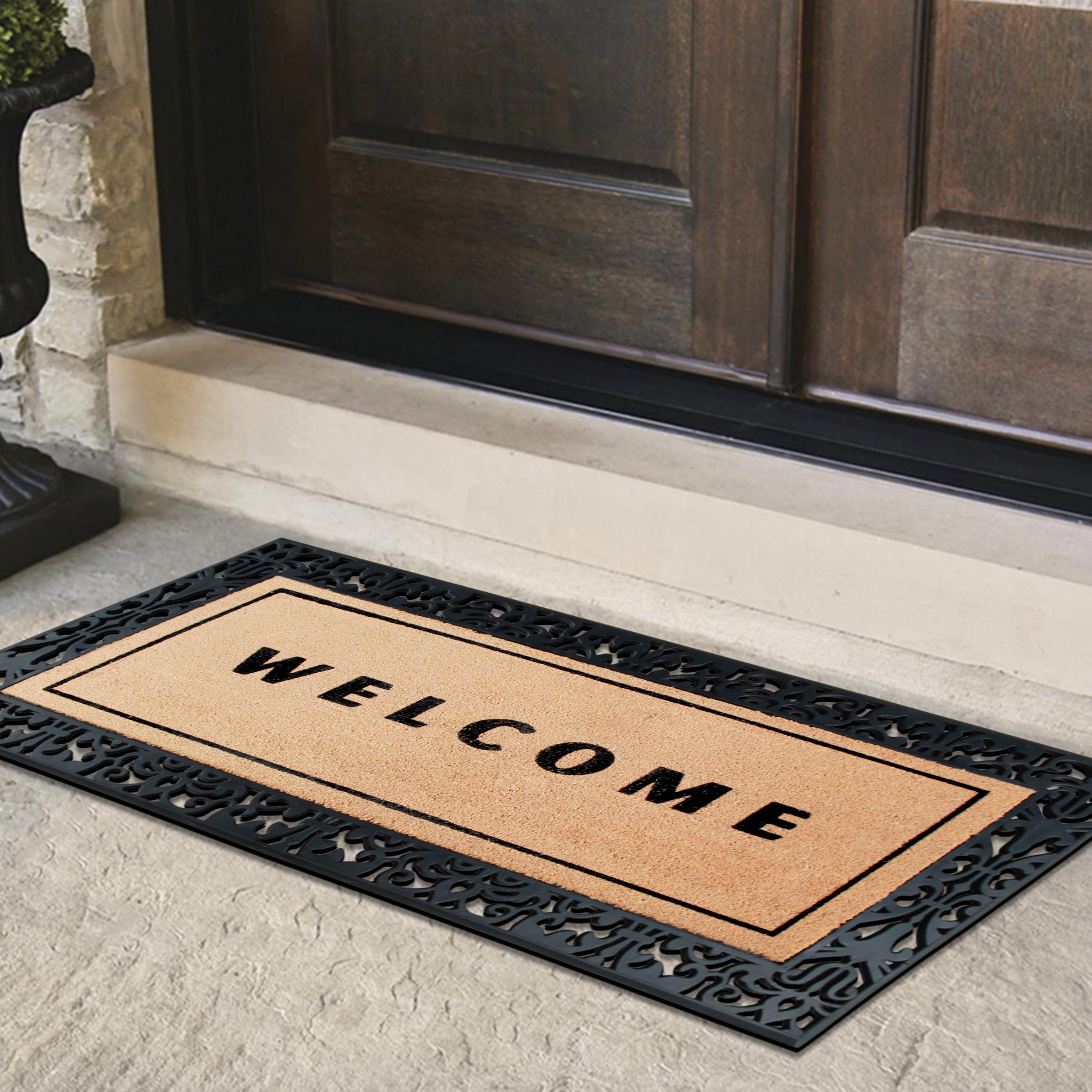 Outdoor welcome doormat with decorative rubber border