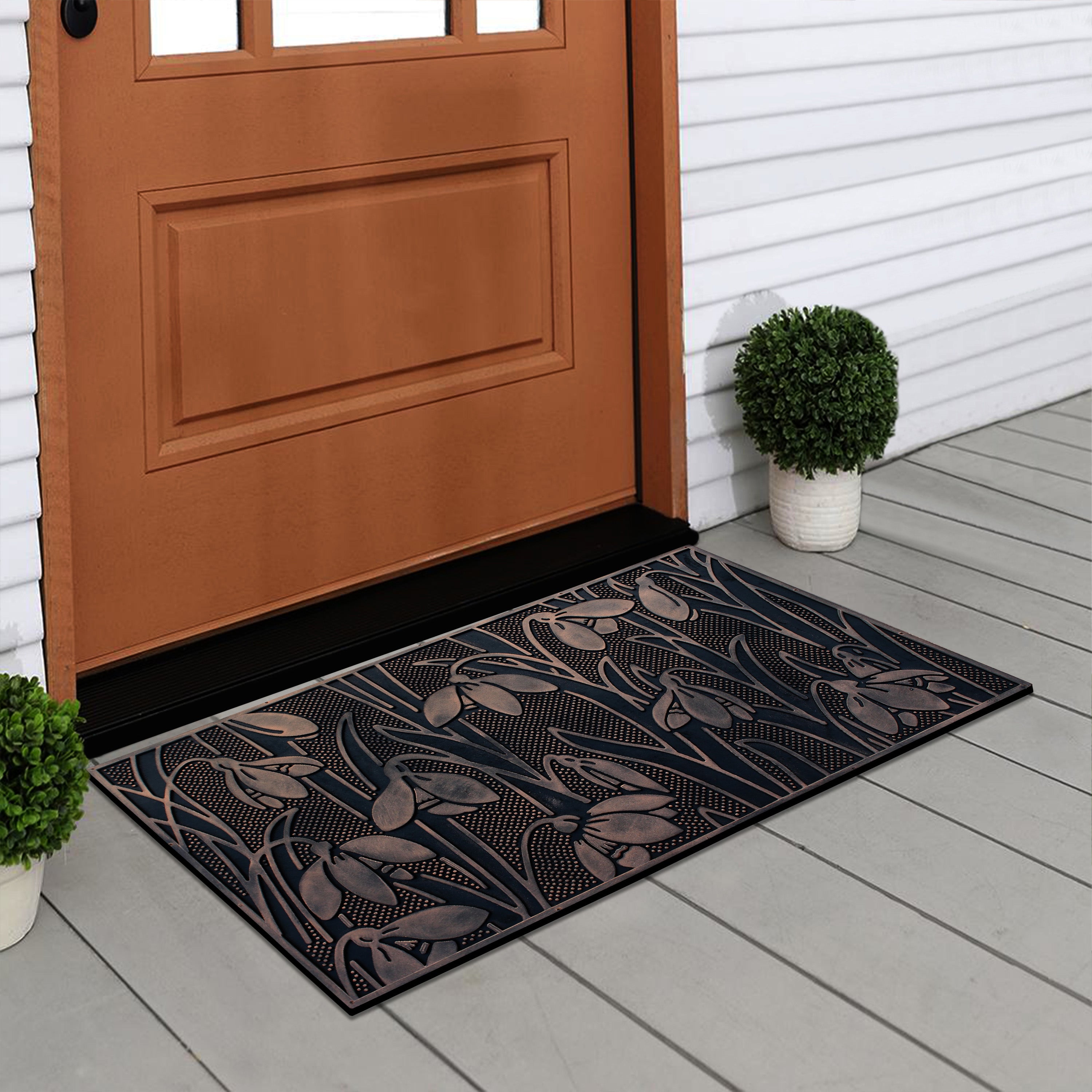 Decorative rubber doormat for outdoor entryway