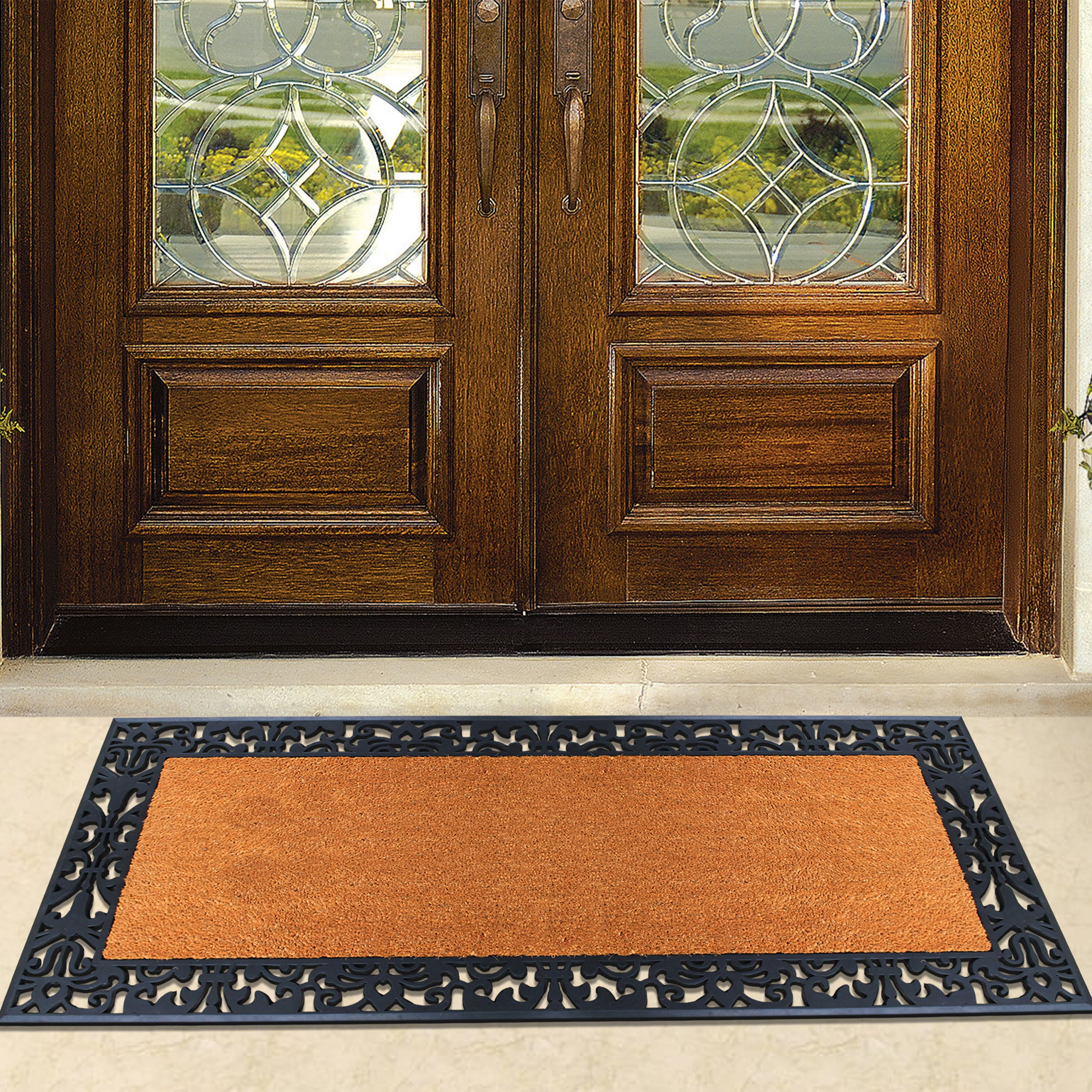 Decorative outdoor door mat with patterned rubber border