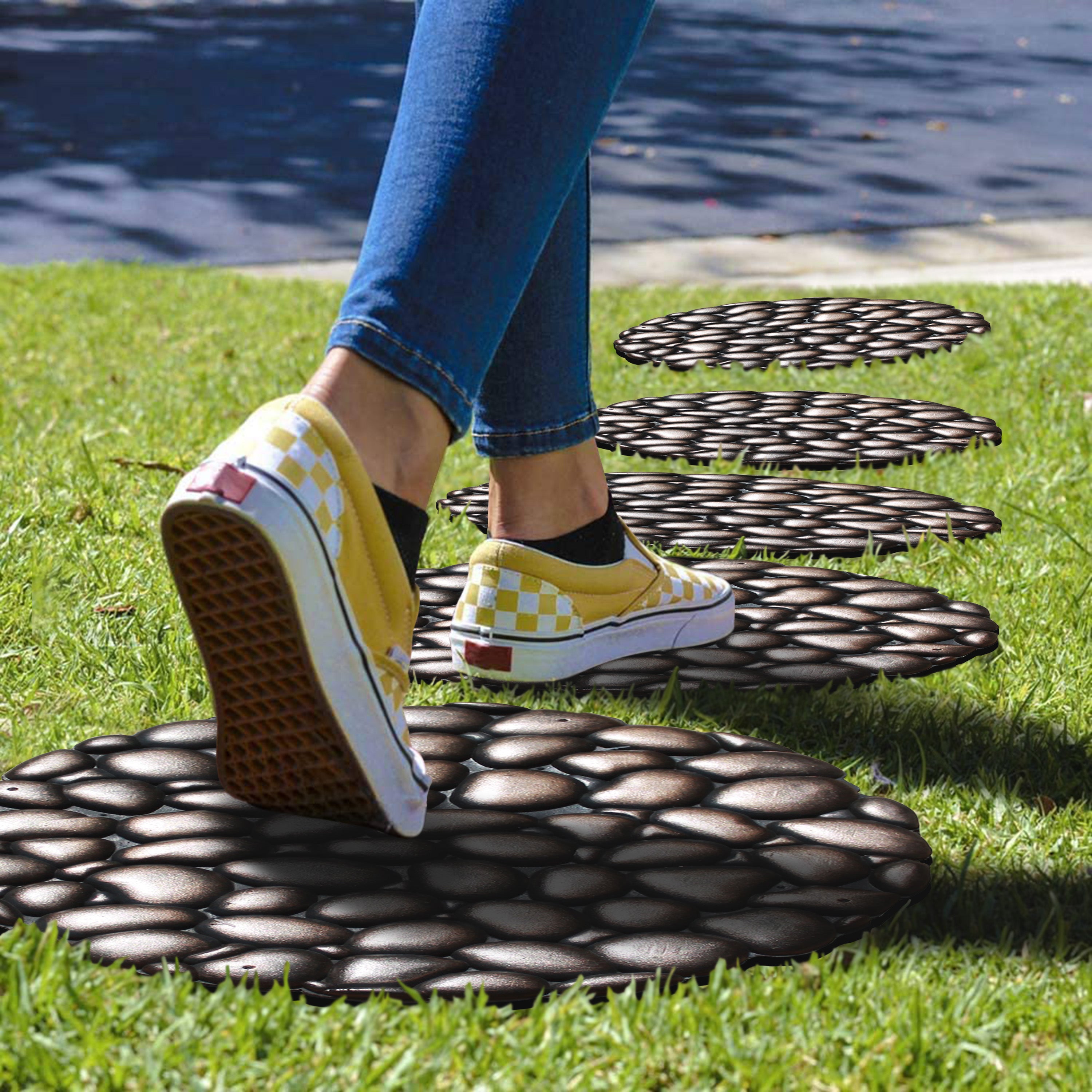Weather-resistant rubber stepping stones for outdoor use