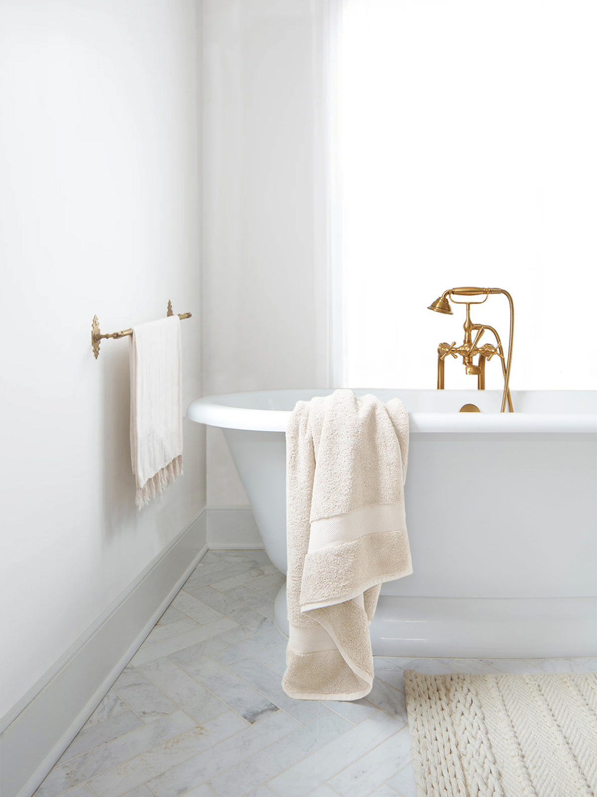 Delara Organic Cotton Luxuriously Plush Bath Sheet, GOTS & Oeko-TEX Certified, Soft, Quick Dry & Ultra-Absorbent 36"x70"