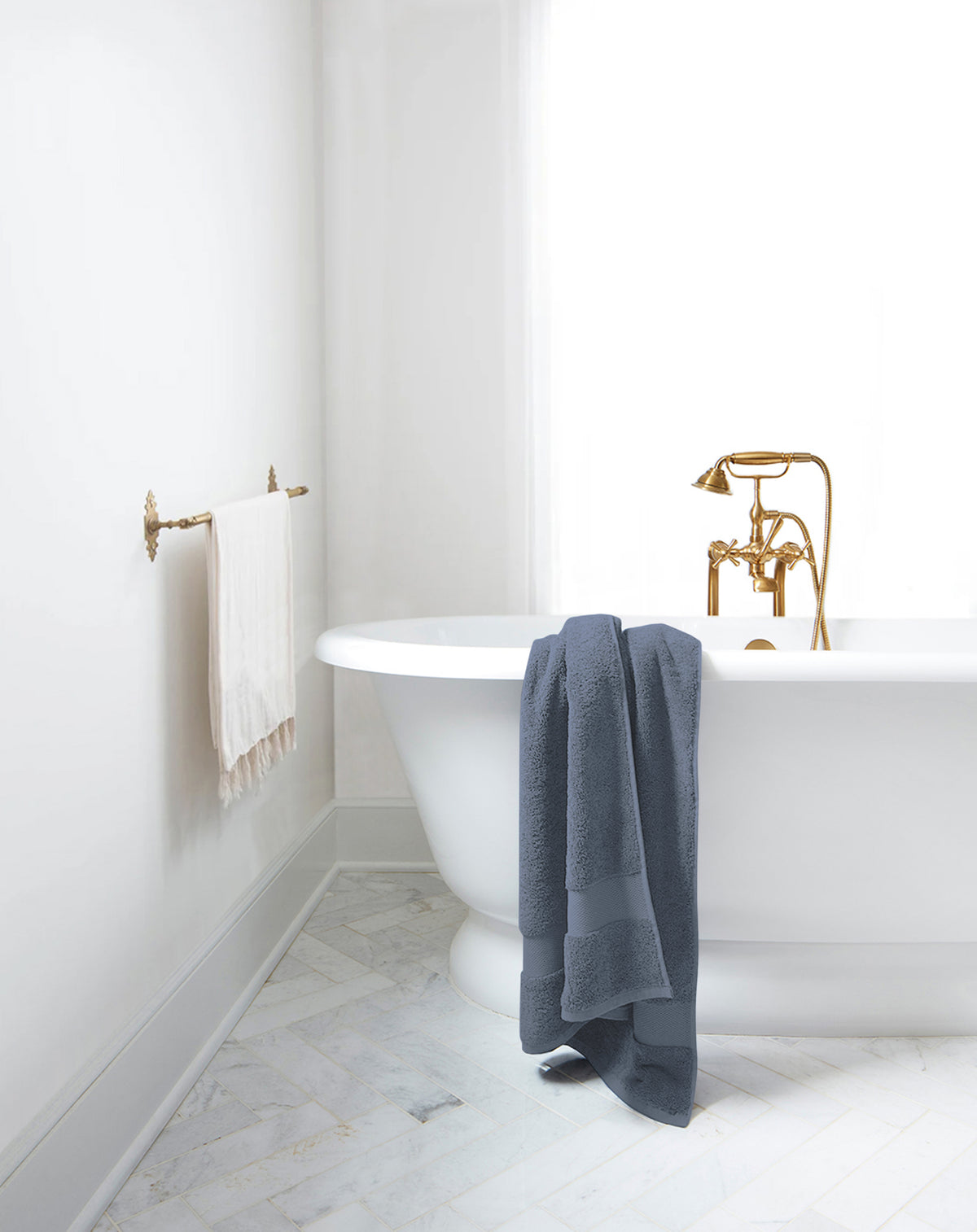 Delara 100% Organic Cotton Soft, Quick Dry & Ultra-Absorbent 30"x58", Bath Towels(Pack of 4)